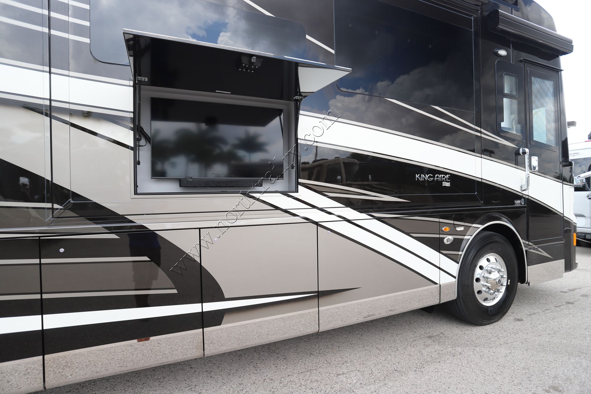 Used 2023 Newmar King Aire 4596 Class A  For Sale