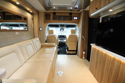 2025 Airstream Atlas Tommy Bahama