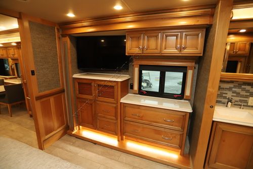 2020 Tiffin Motor Homes Phaeton 40IH