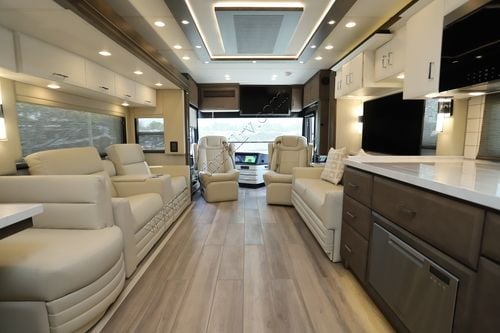 2025 Newmar Mountain Aire 4118