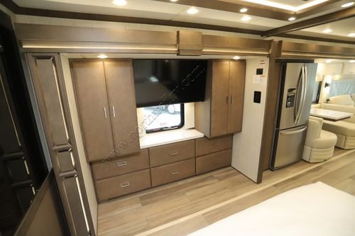 2025 Newmar Mountain Aire 4118