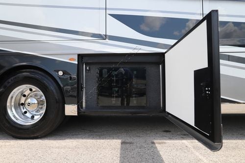 2025 Newmar Mountain Aire 4118