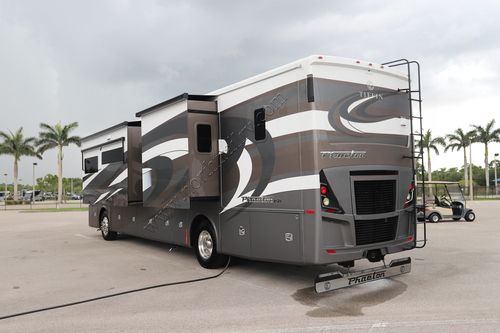 2020 Tiffin Motor Homes Phaeton 40IH