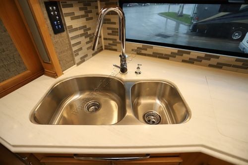 2020 Tiffin Motor Homes Phaeton 40IH