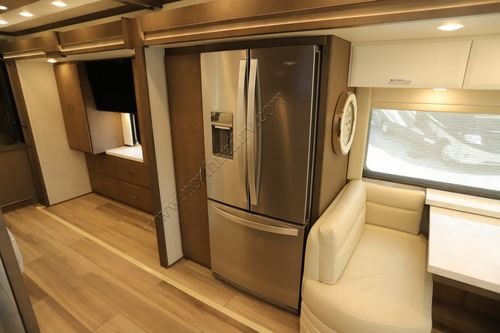 2025 Newmar Mountain Aire 4118