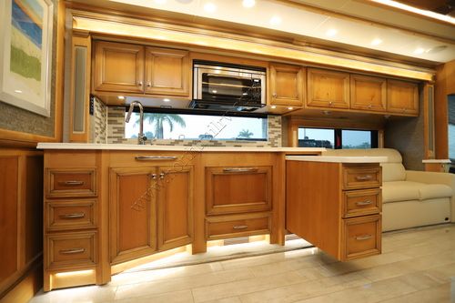 2020 Tiffin Motor Homes Phaeton 40IH