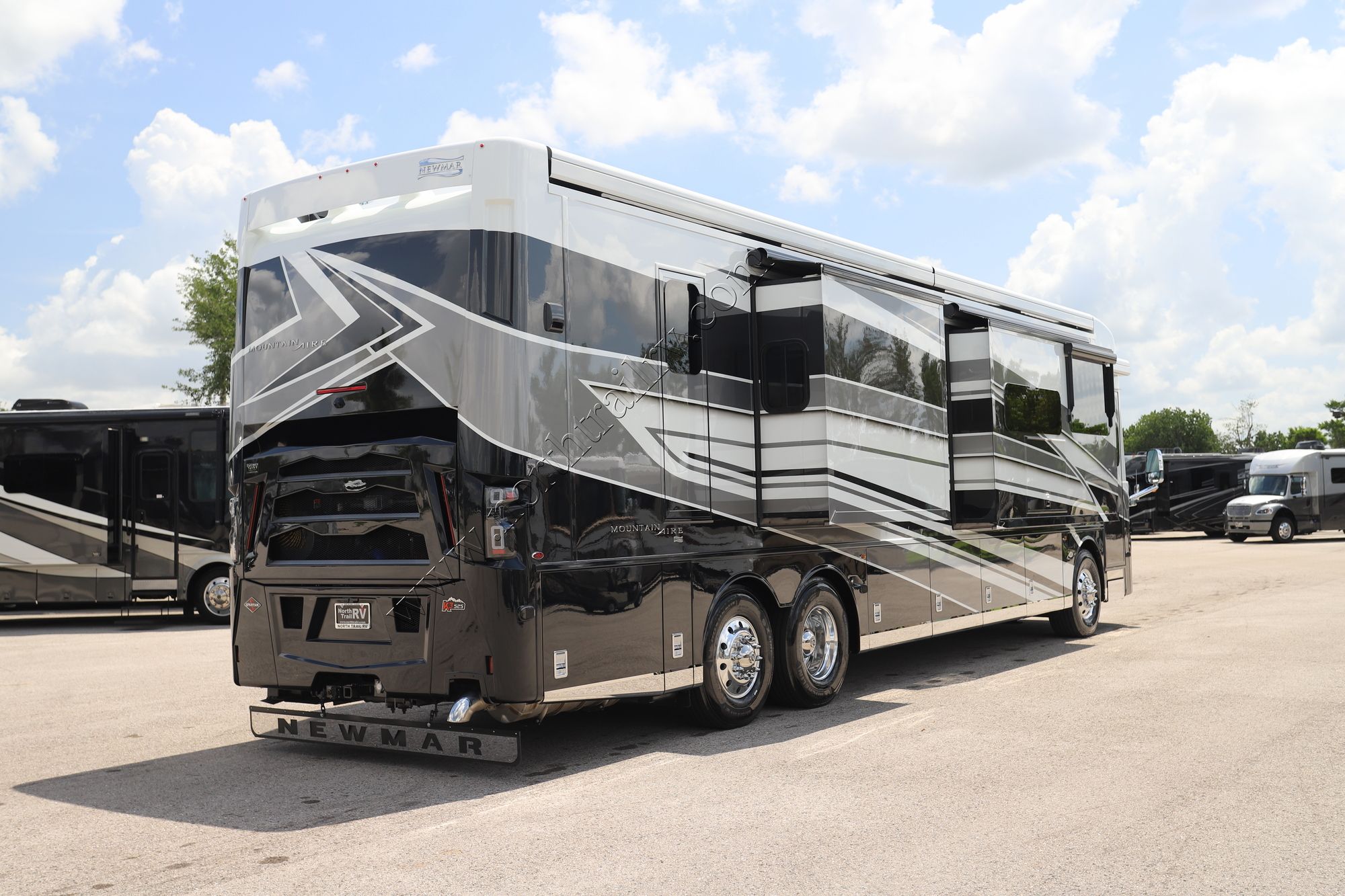 New 2025 Newmar Mountain Aire 4118 Class A  For Sale