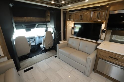 2026 Newmar Summit Aire 4505