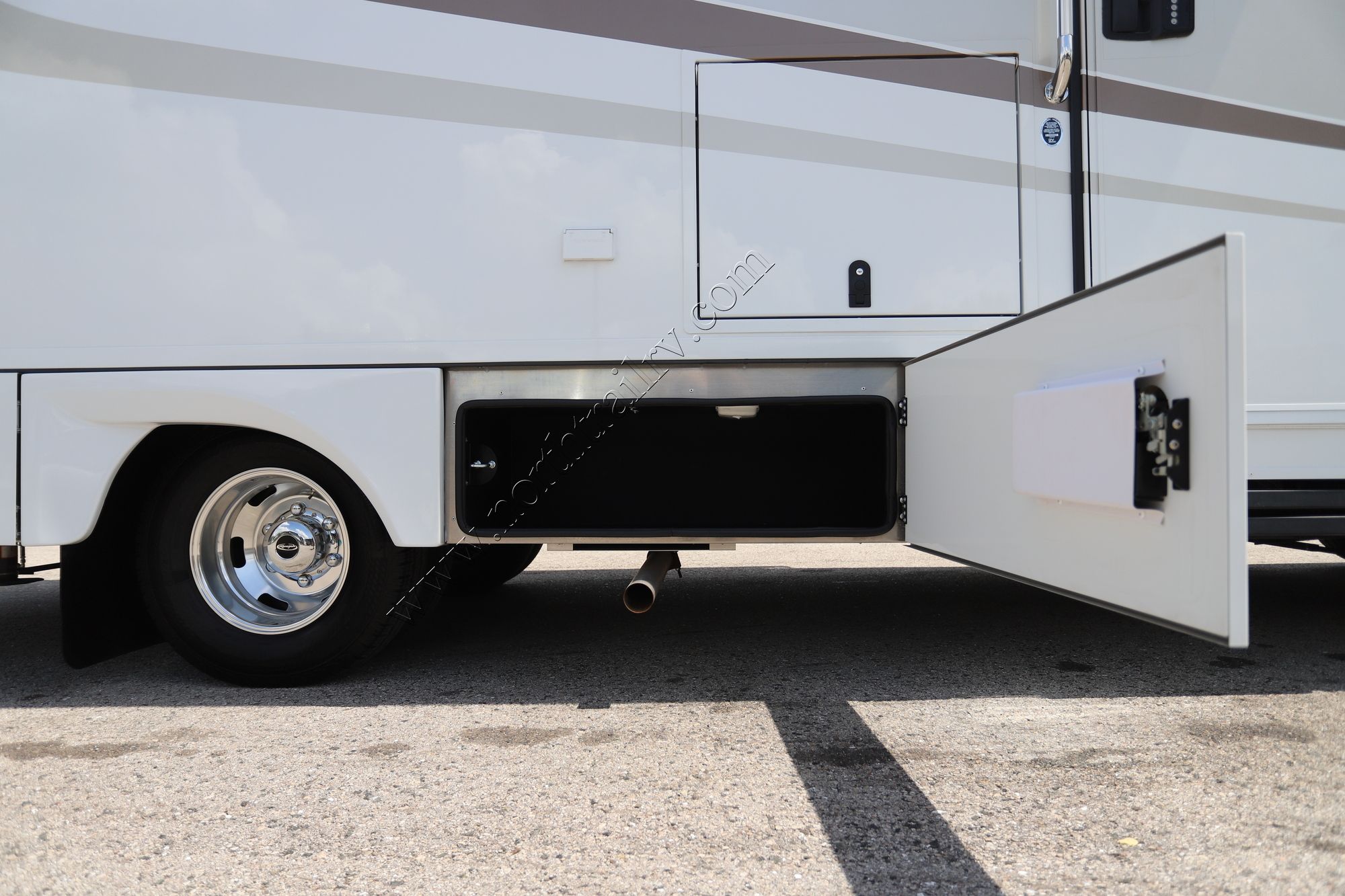 Used 2024 Renegade Rv Vienna 25TBN Class C  For Sale