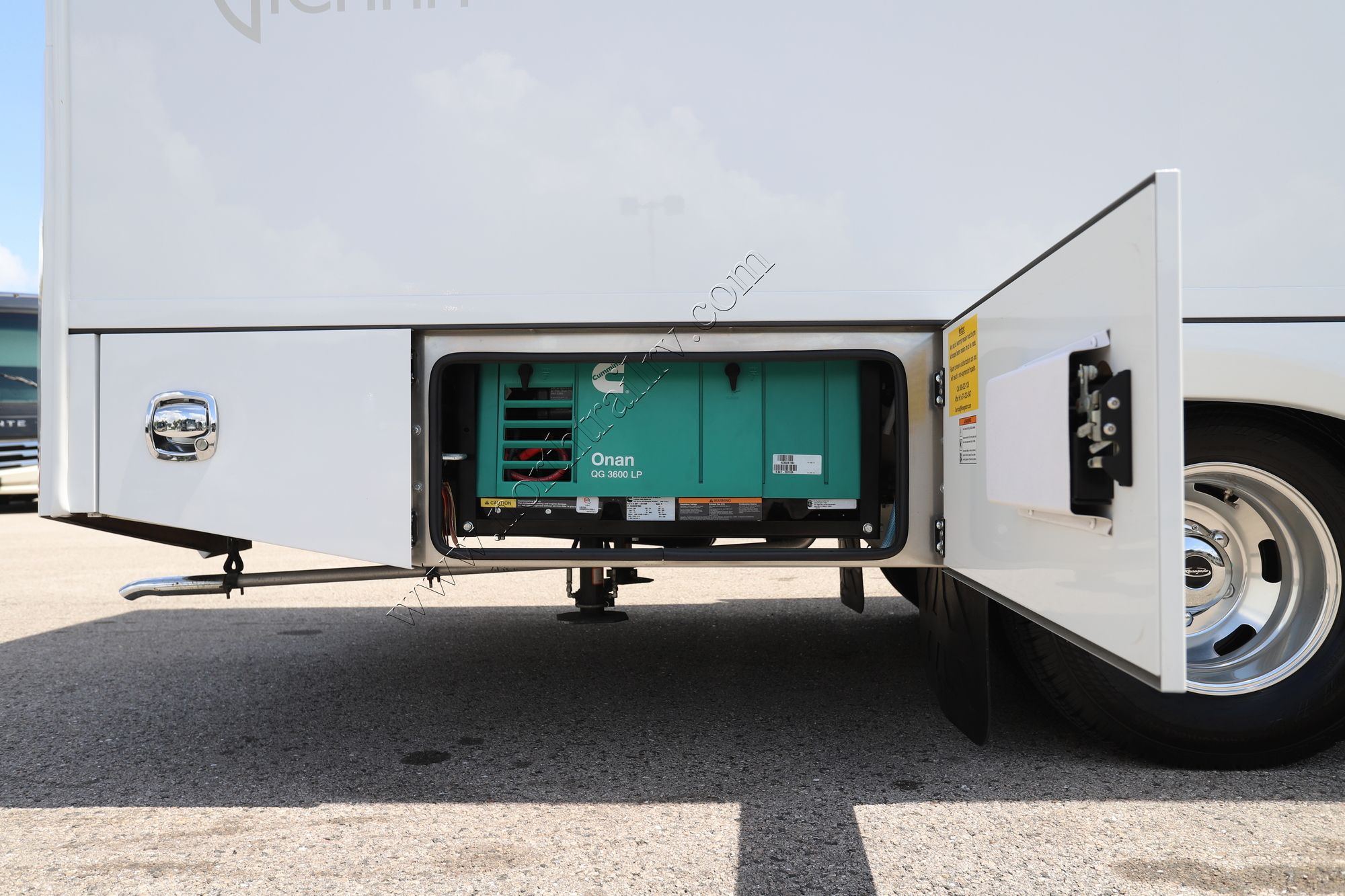Used 2024 Renegade Rv Vienna 25TBN Class C  For Sale