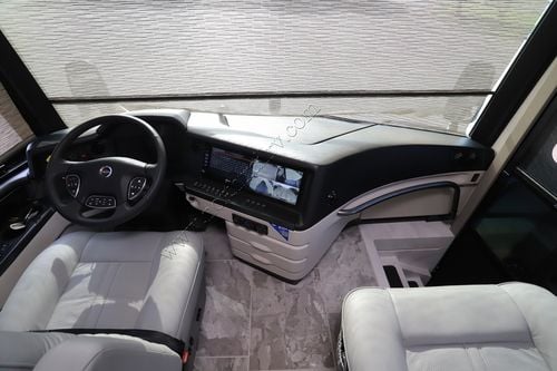 2026 Newmar Essex 4551