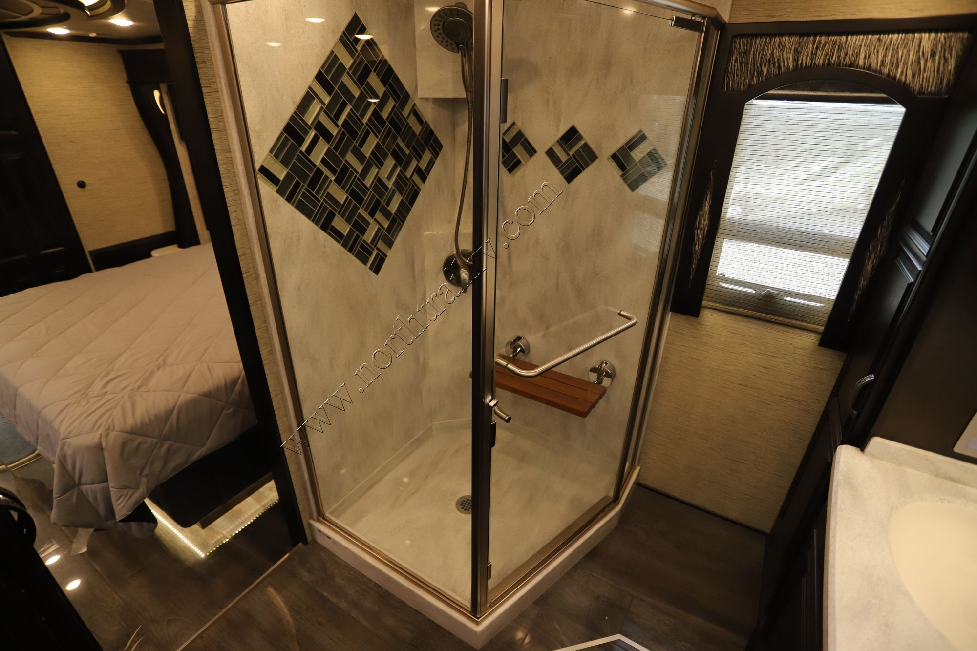 Used 2018 Newmar London Aire 4534 Class A  For Sale