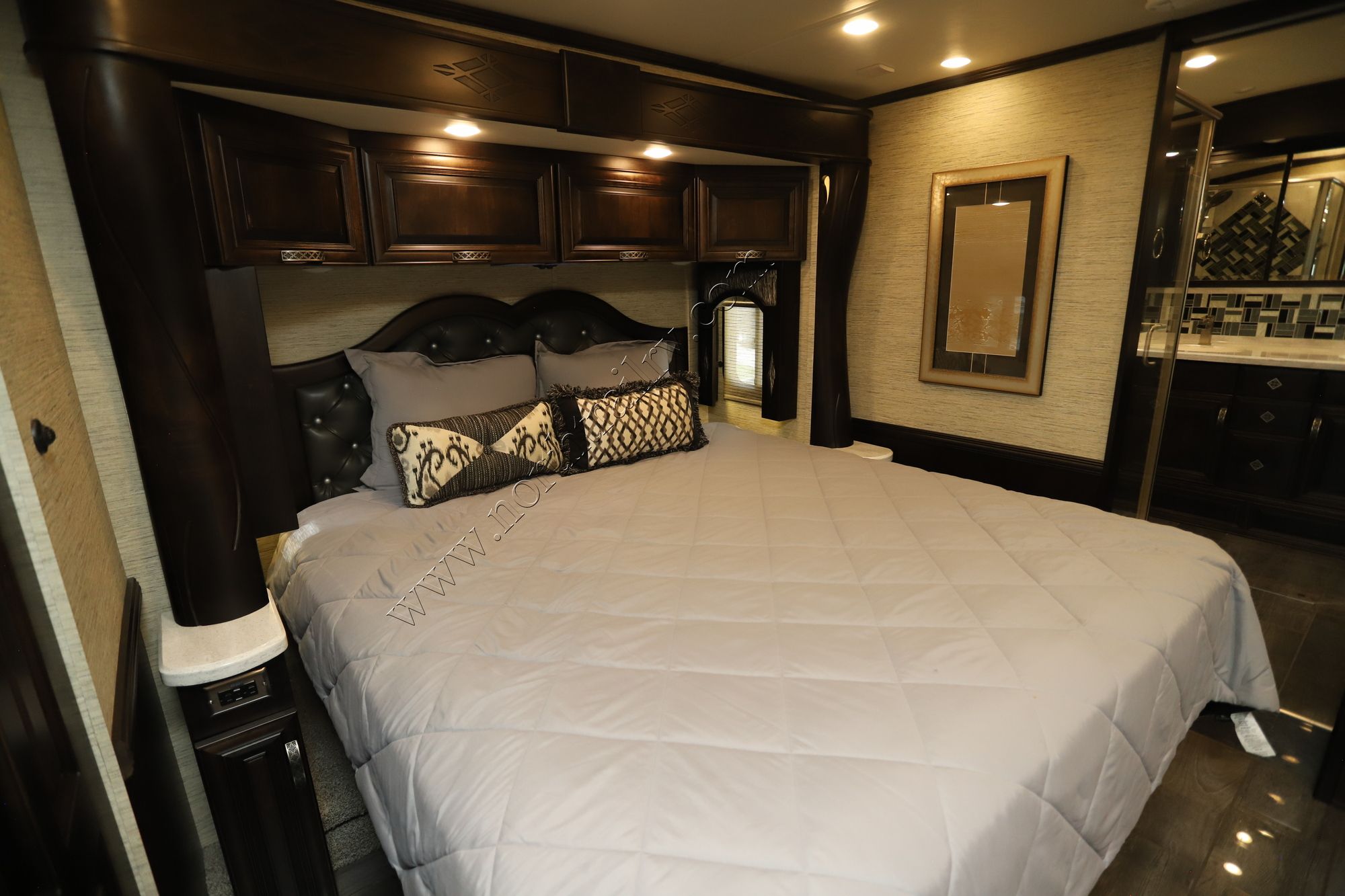 Used 2018 Newmar London Aire 4534 Class A  For Sale