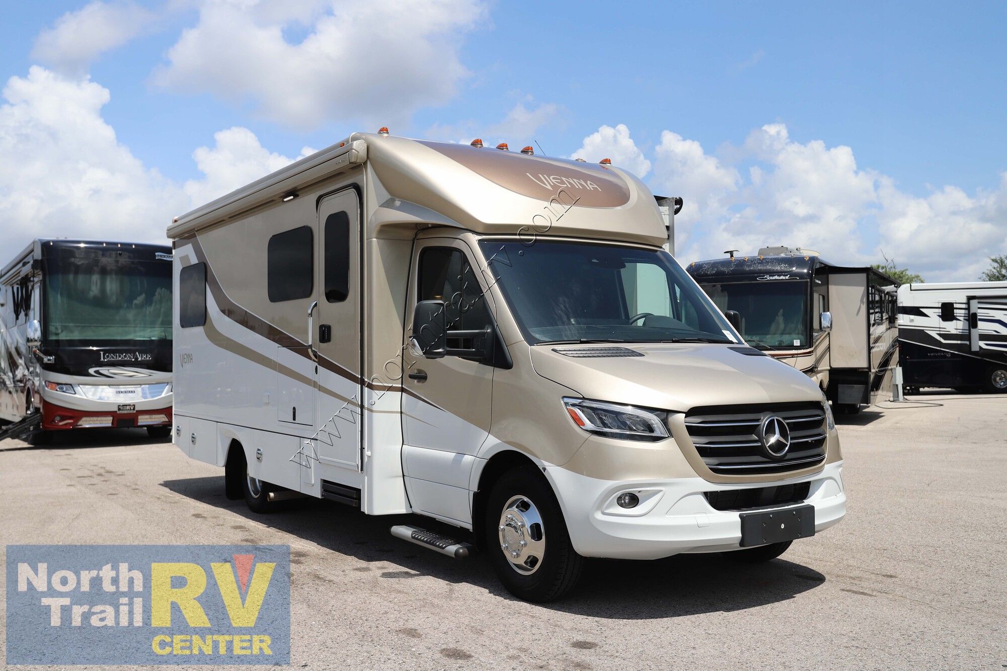 Used 2024 Renegade Rv Vienna 25TBN Class C  For Sale