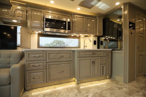 2026 Newmar Essex 4551