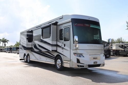 2026 Newmar Mountain Aire 4118