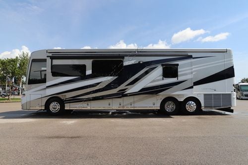 2026 Newmar Mountain Aire 4118