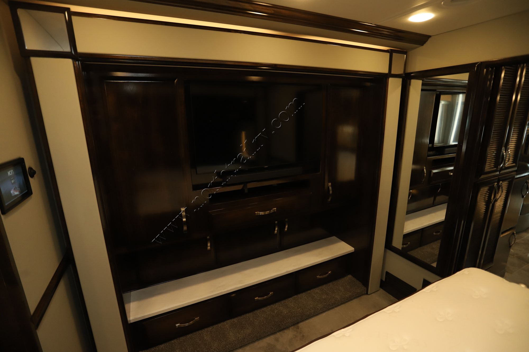 Used 2022 Renegade Rv Ikon i4534RX Super C  For Sale