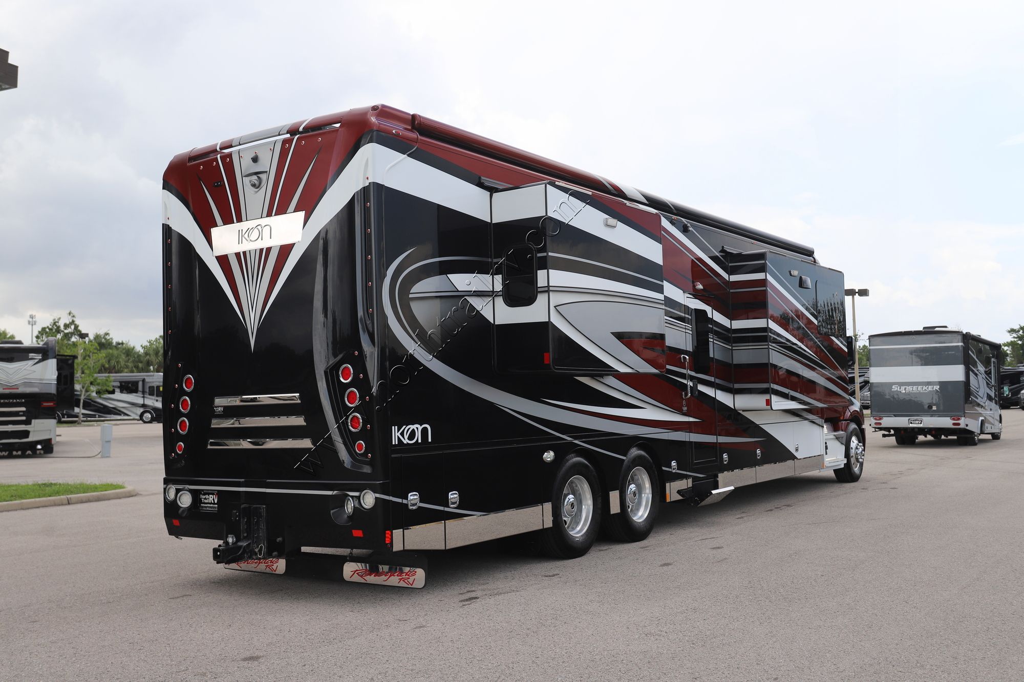 Used 2022 Renegade Rv Ikon i4534RX Super C  For Sale