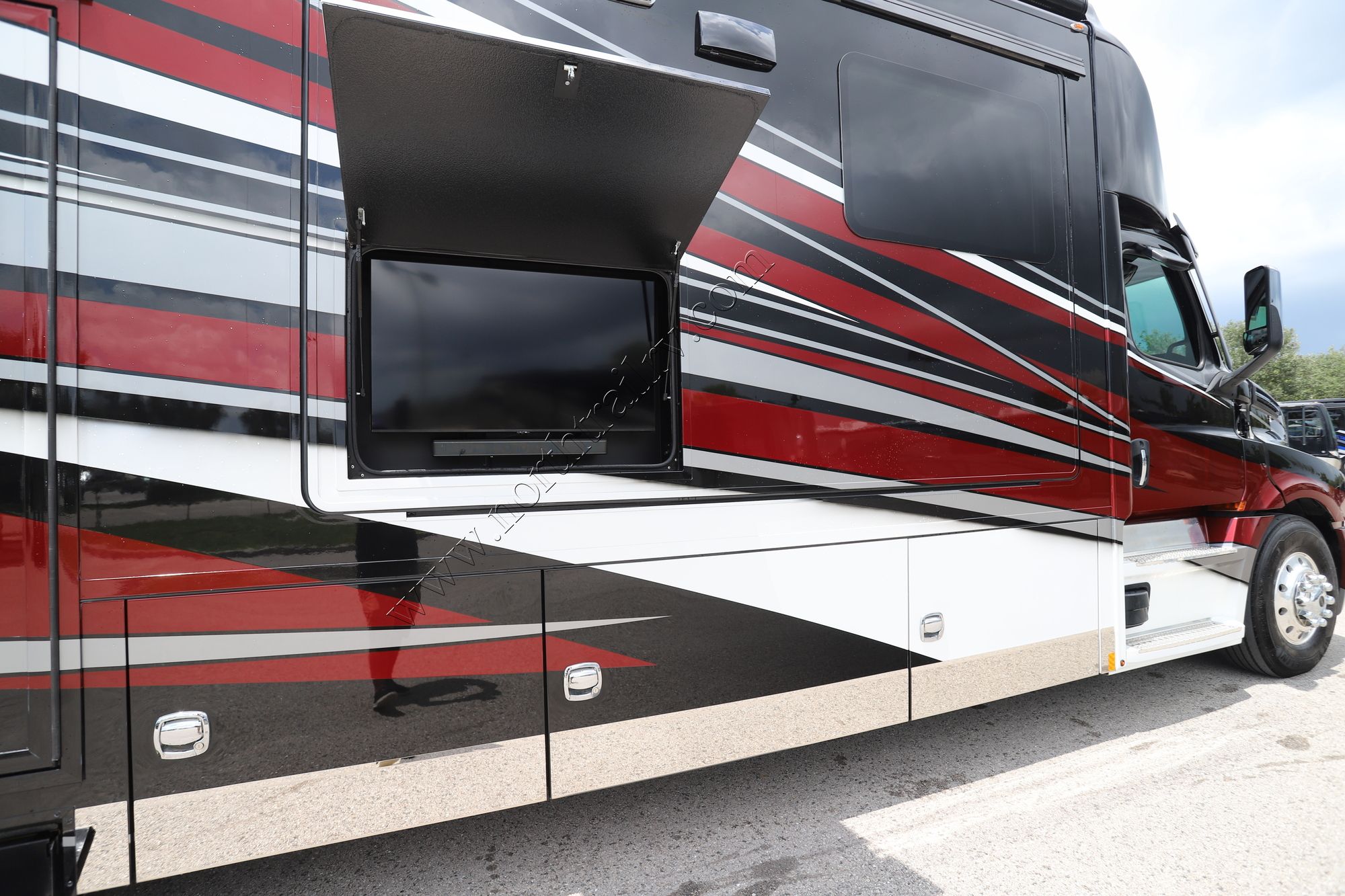 Used 2022 Renegade Rv Ikon i4534RX Super C  For Sale