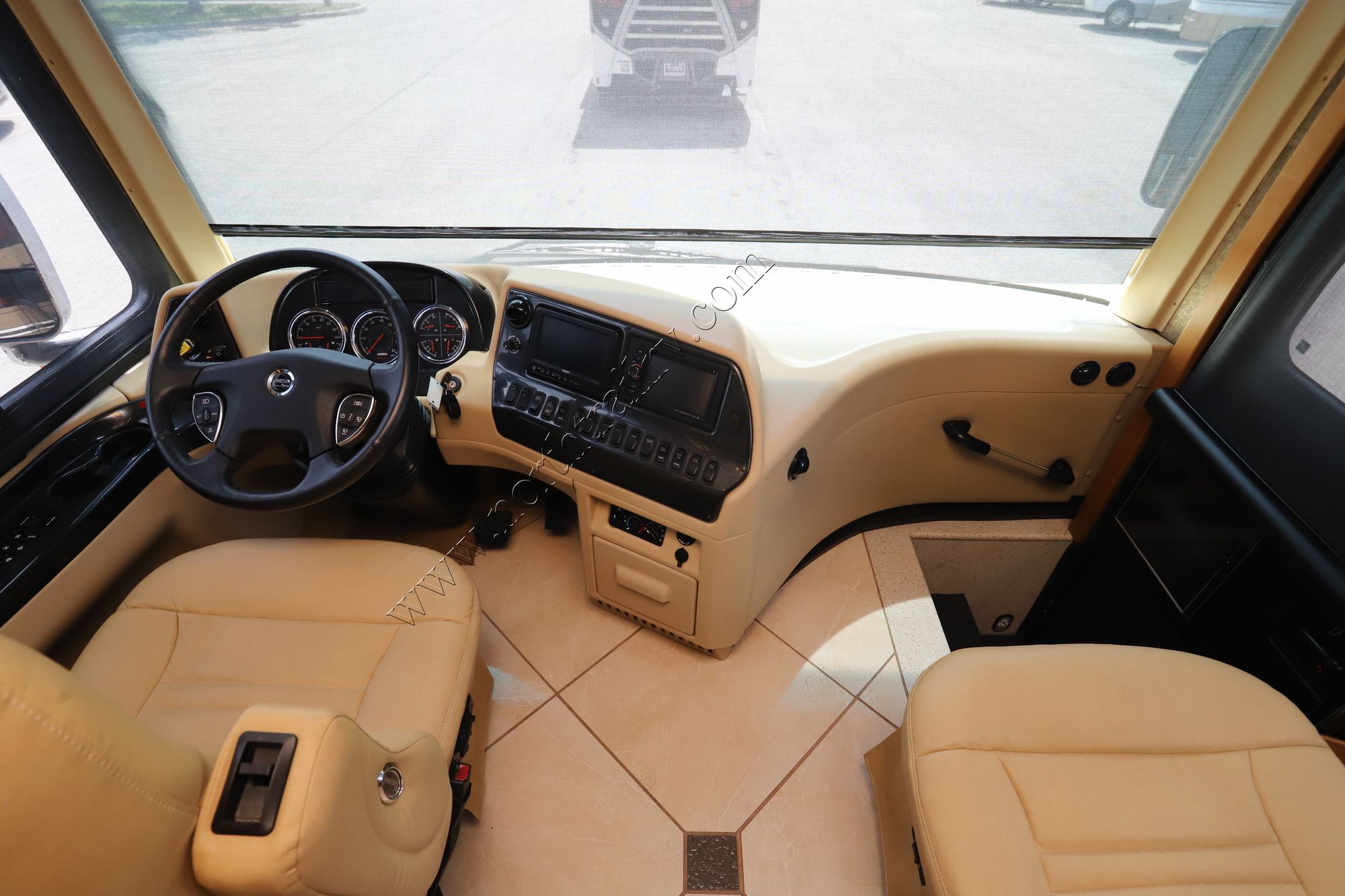 Used 2014 Newmar Dutch Star 4018 Class A  For Sale