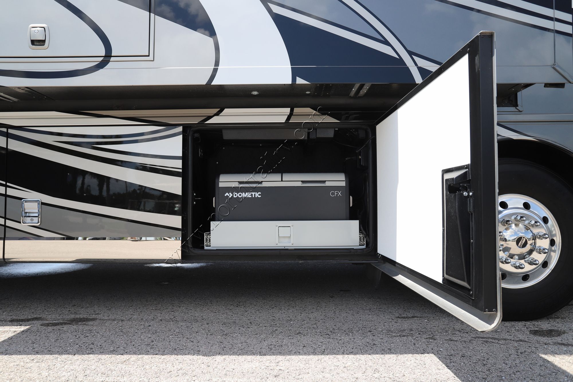 Used 2021 Newmar Dutch Star 4081 Class A  For Sale