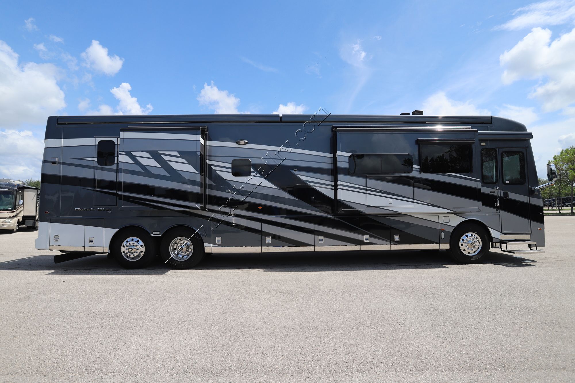 Used 2024 Newmar Dutch Star 4310 Class A  For Sale
