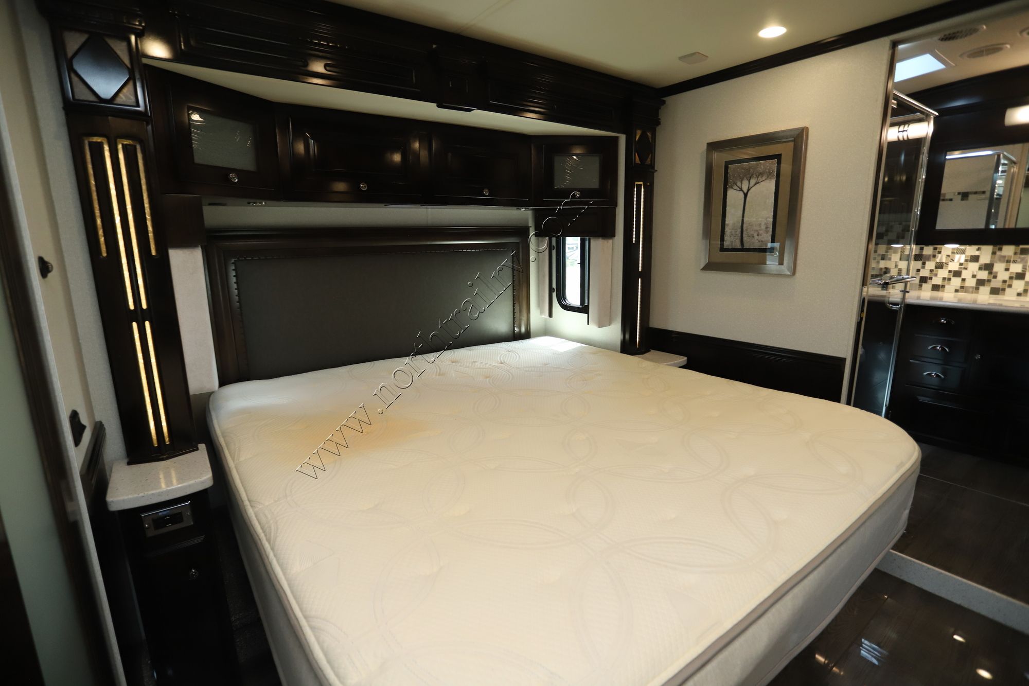 Used 2021 Newmar Dutch Star 4081 Class A  For Sale
