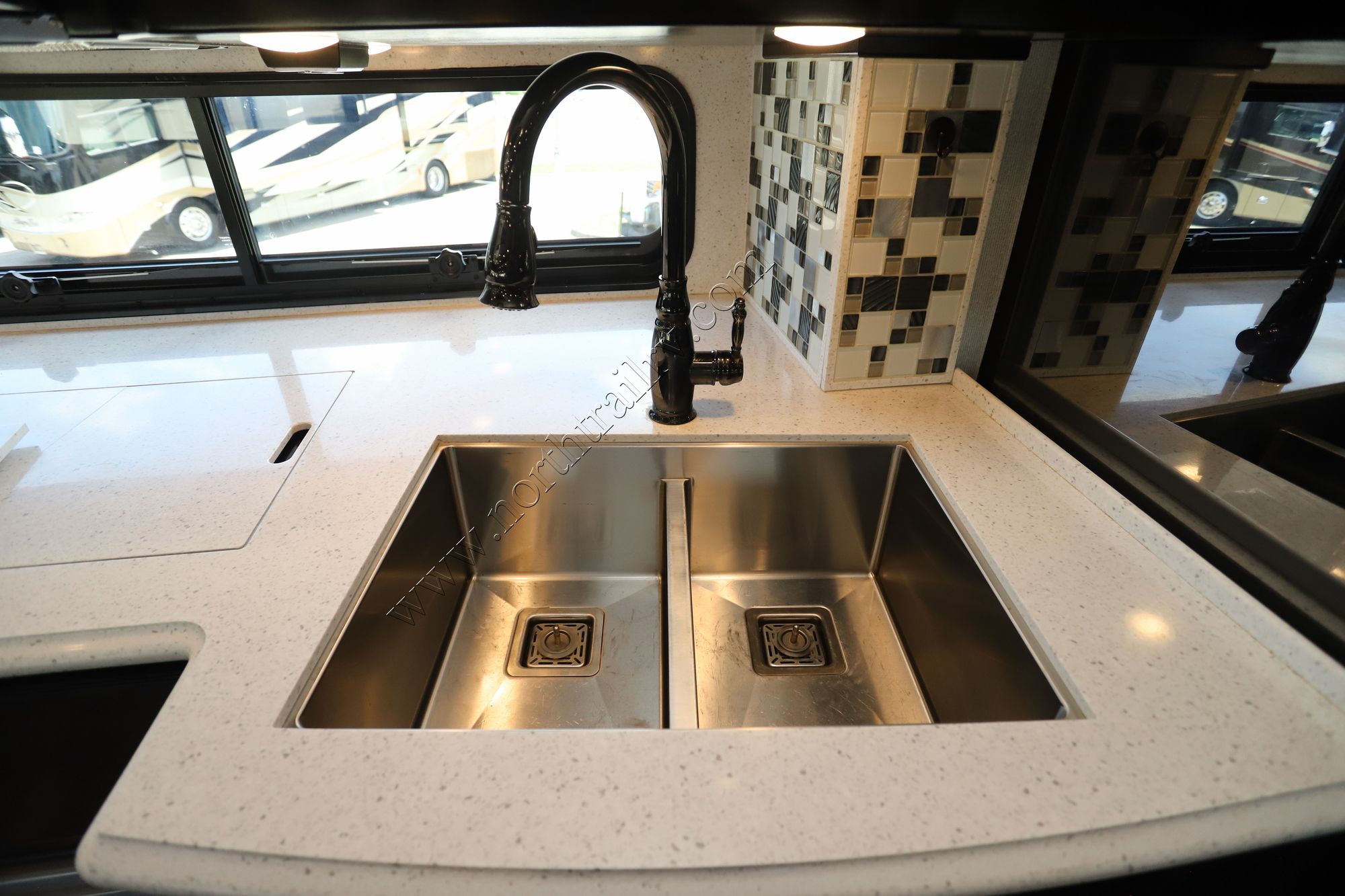 Used 2021 Newmar Dutch Star 4081 Class A  For Sale