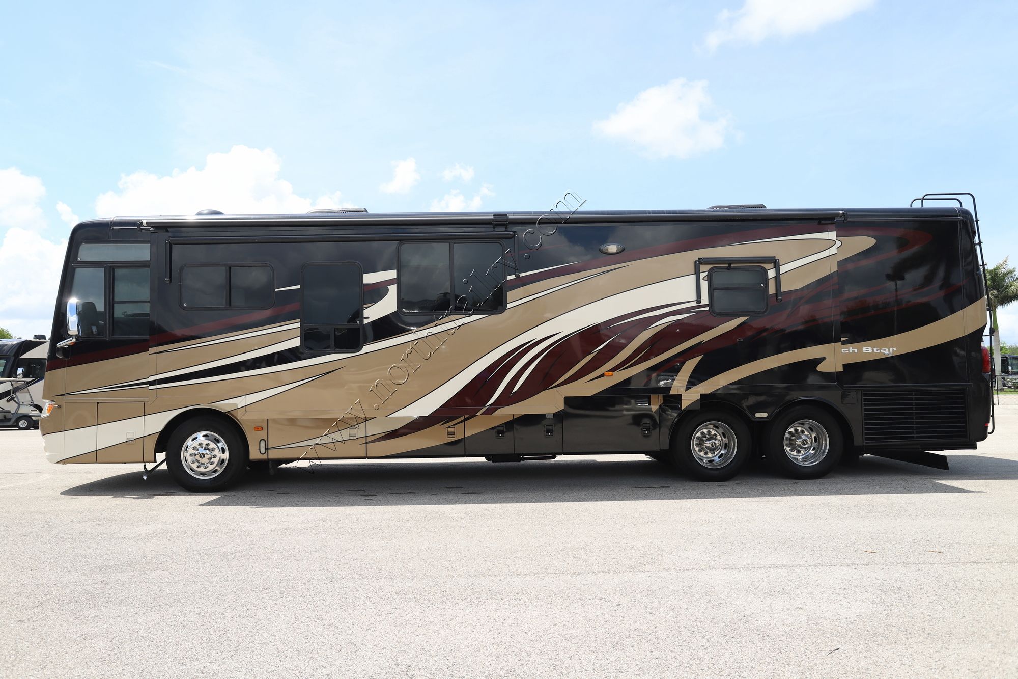 Used 2014 Newmar Dutch Star 4018 Class A  For Sale