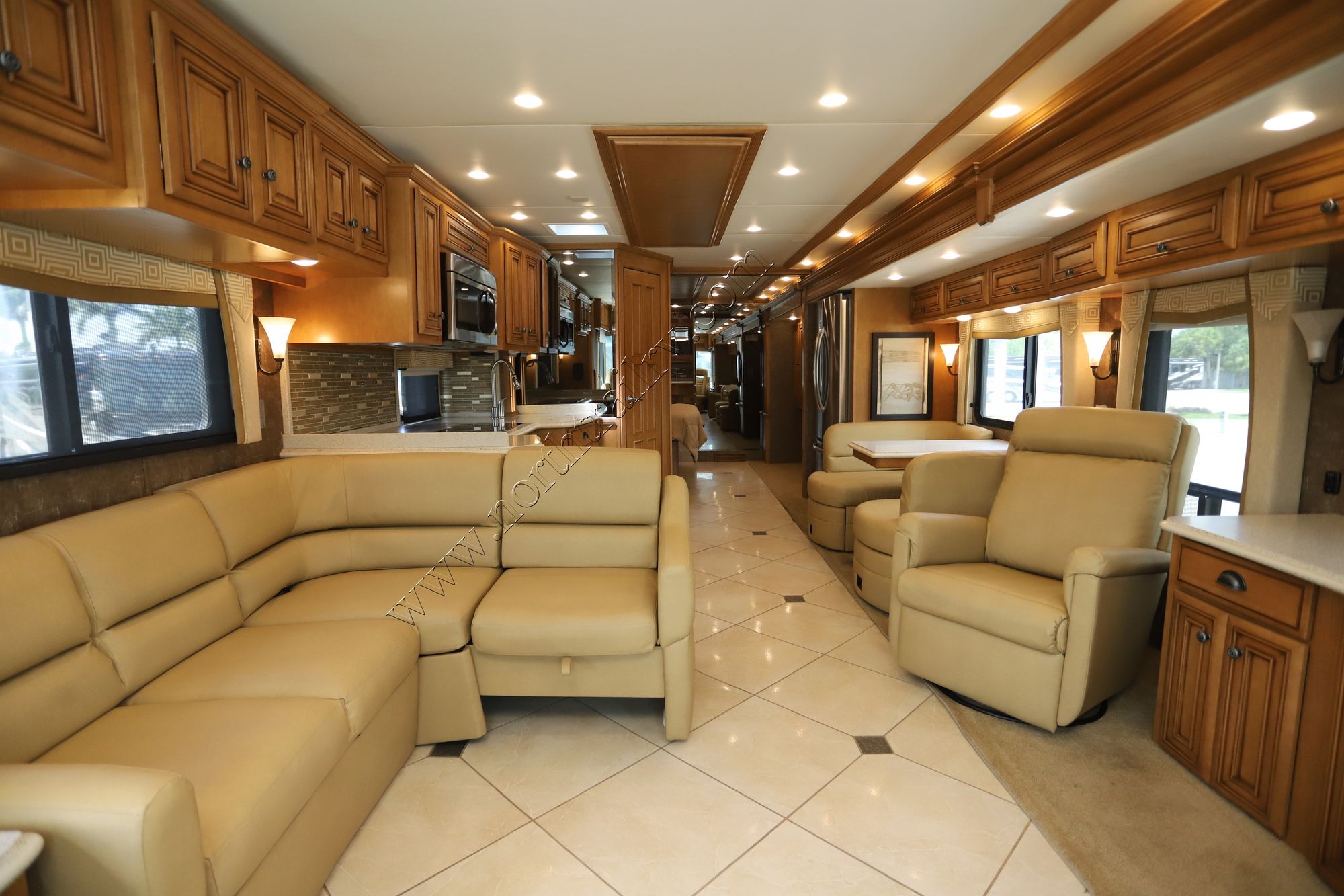 Used 2014 Newmar Dutch Star 4018 Class A  For Sale