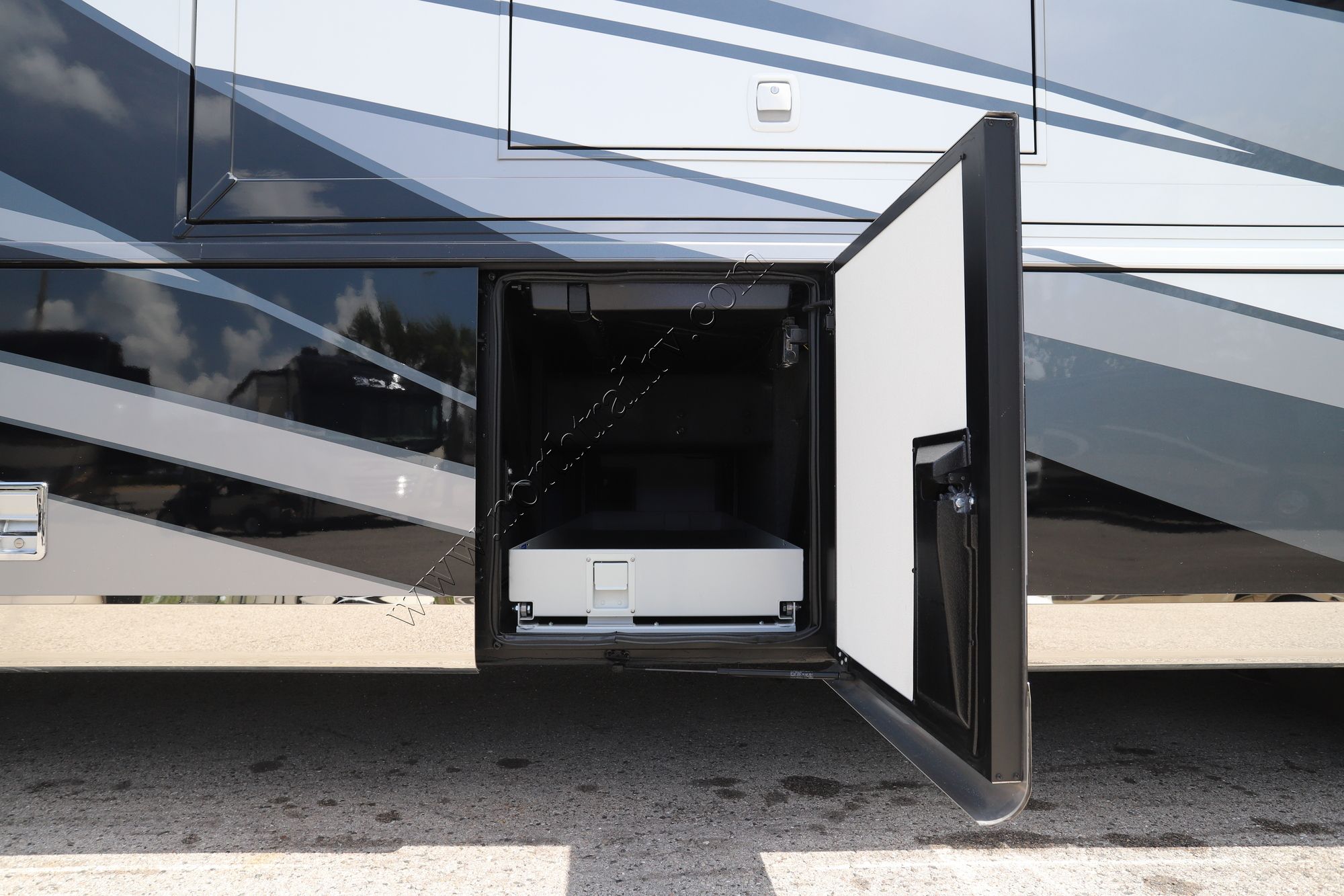 Used 2024 Newmar Dutch Star 4310 Class A  For Sale