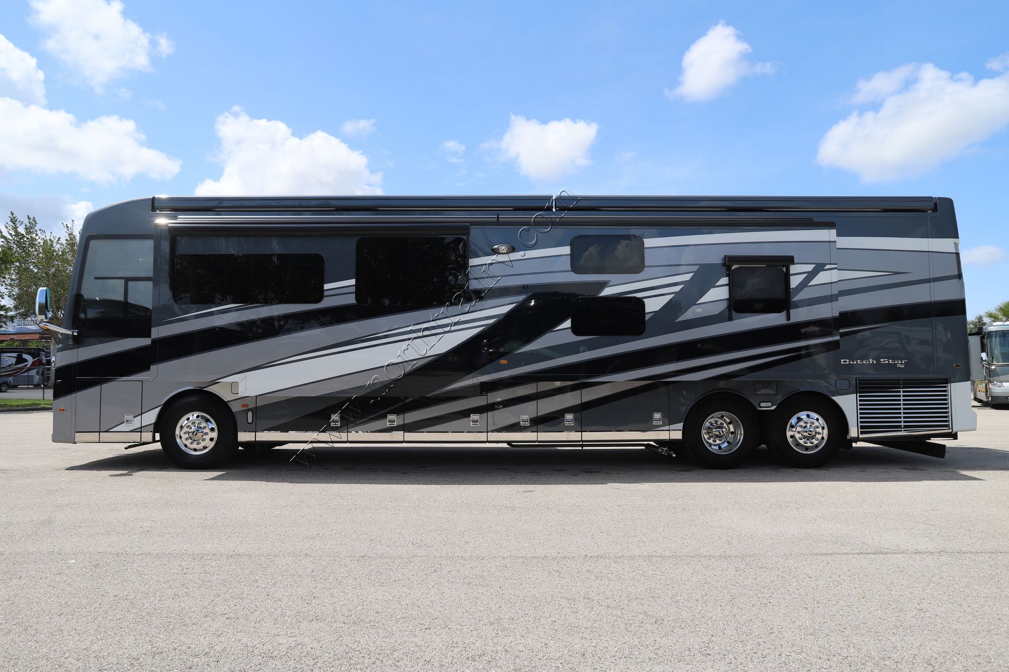 Used 2024 Newmar Dutch Star 4310 Class A  For Sale