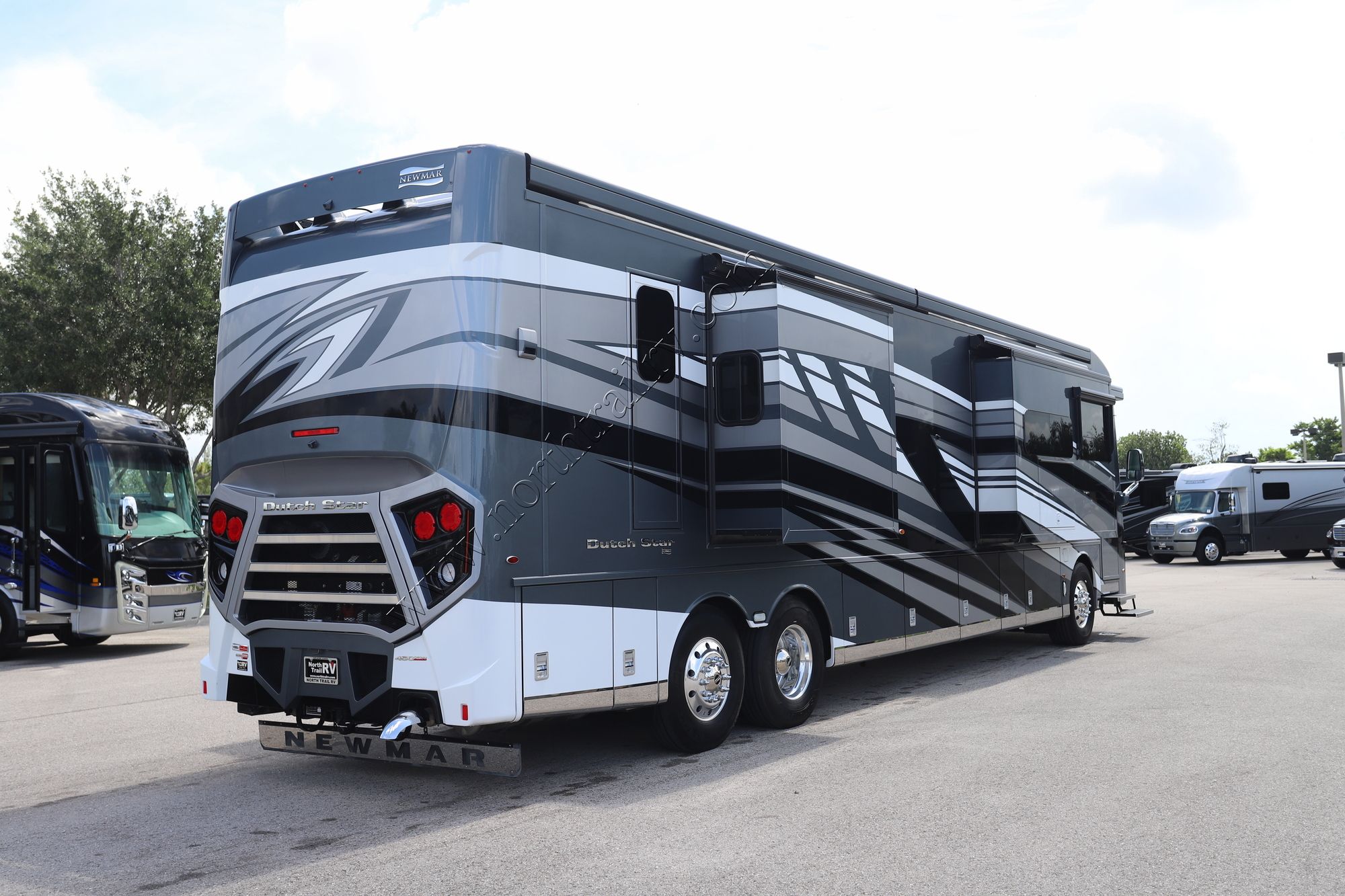 Used 2024 Newmar Dutch Star 4310 Class A  For Sale
