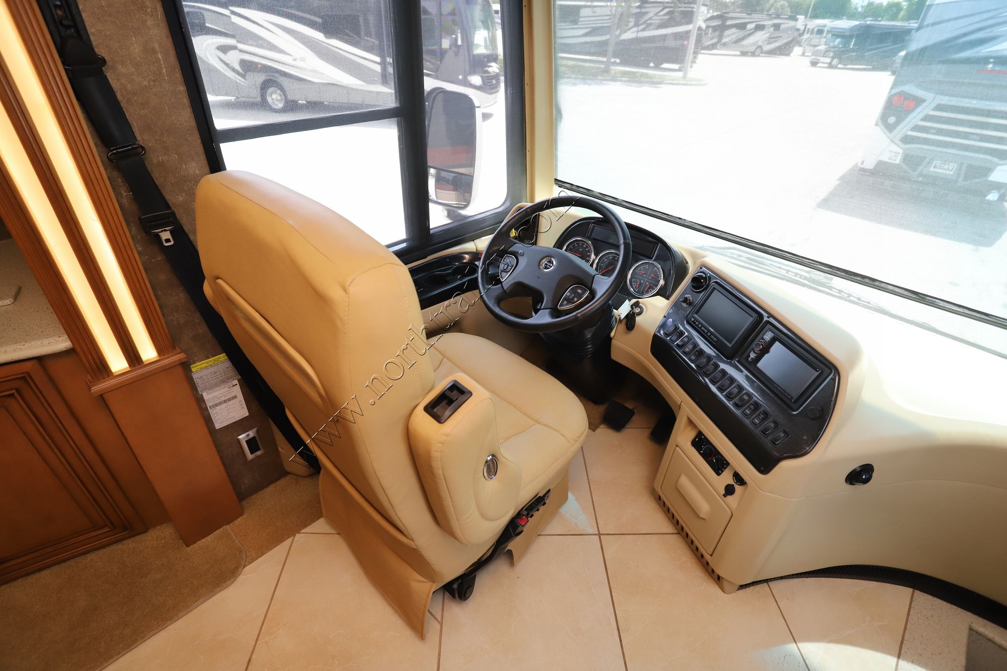 Used 2014 Newmar Dutch Star 4018 Class A  For Sale