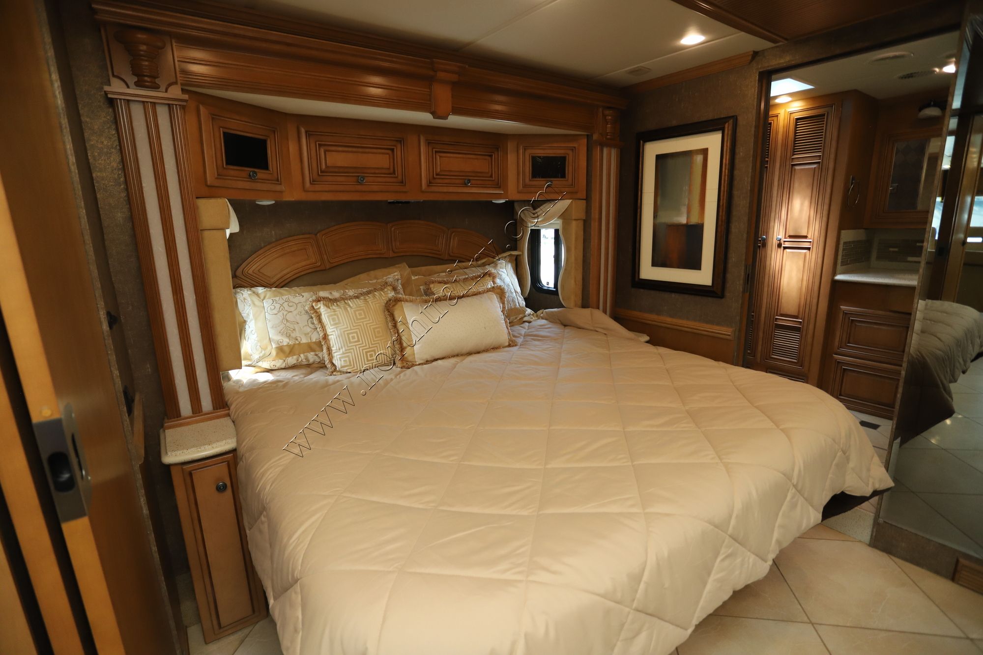Used 2014 Newmar Dutch Star 4018 Class A  For Sale