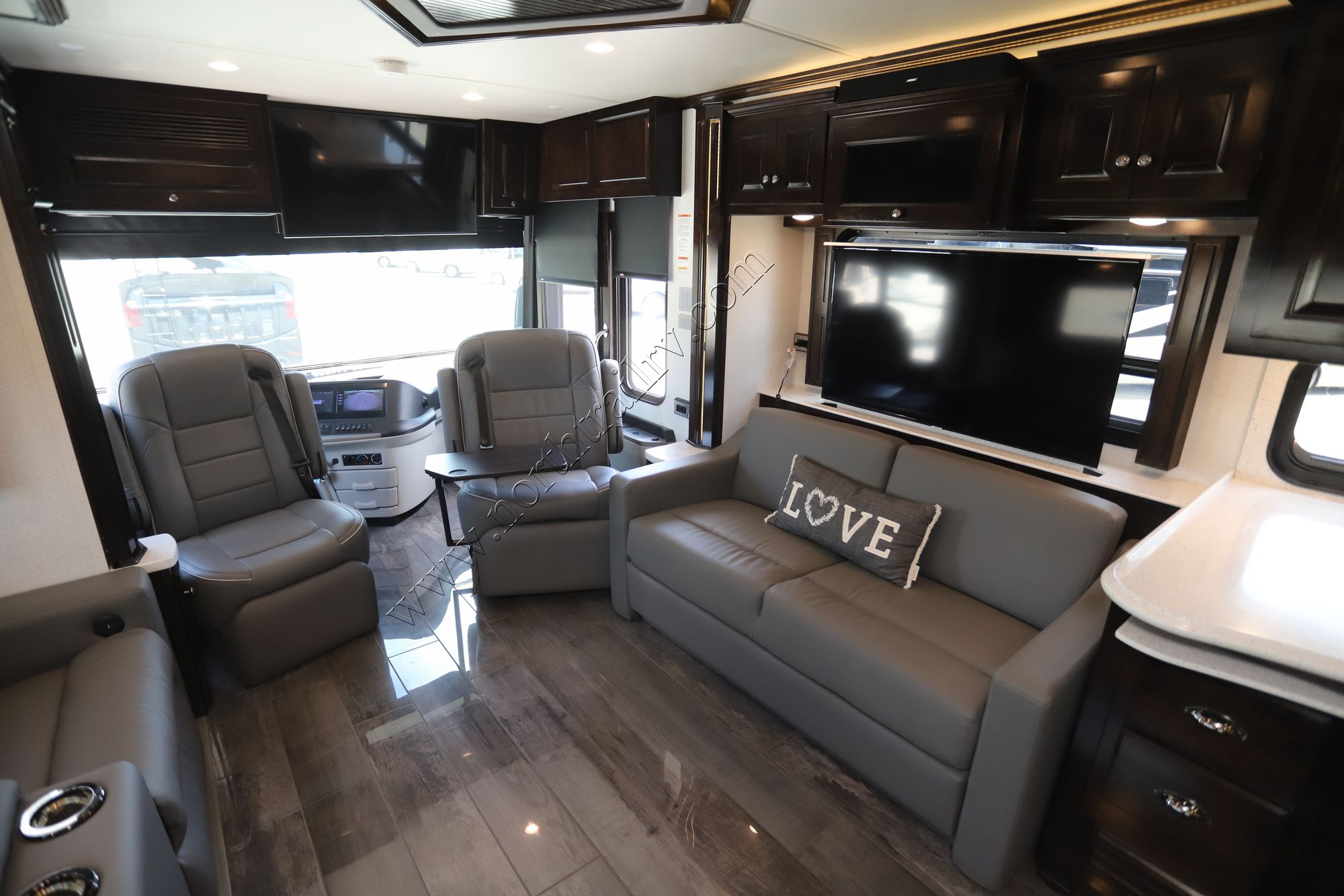 Used 2021 Newmar Dutch Star 4081 Class A  For Sale