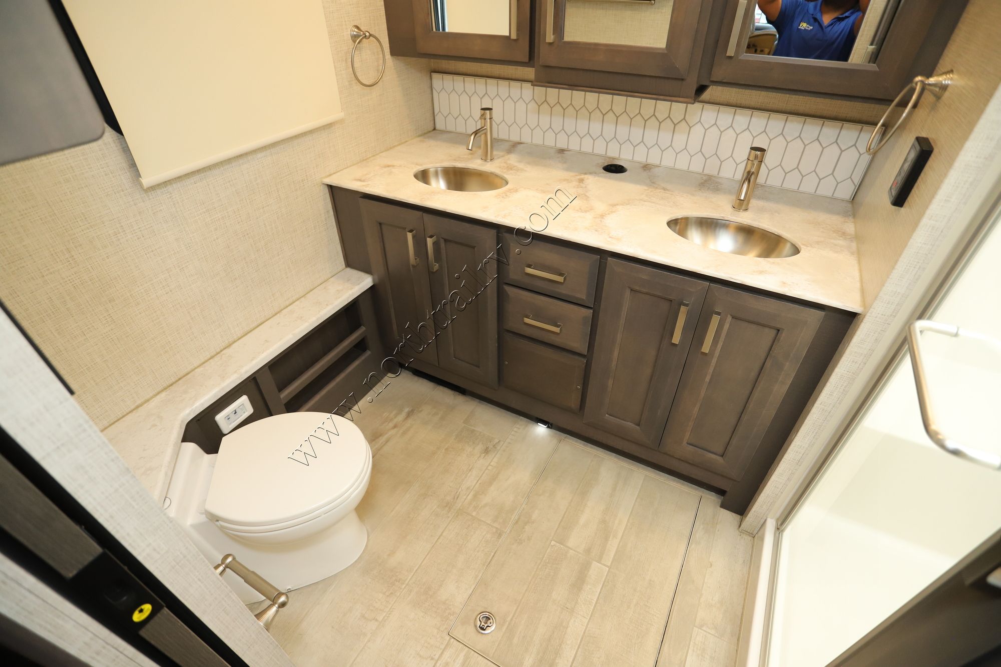 Used 2023 Thor Aria 3901 Class A  For Sale
