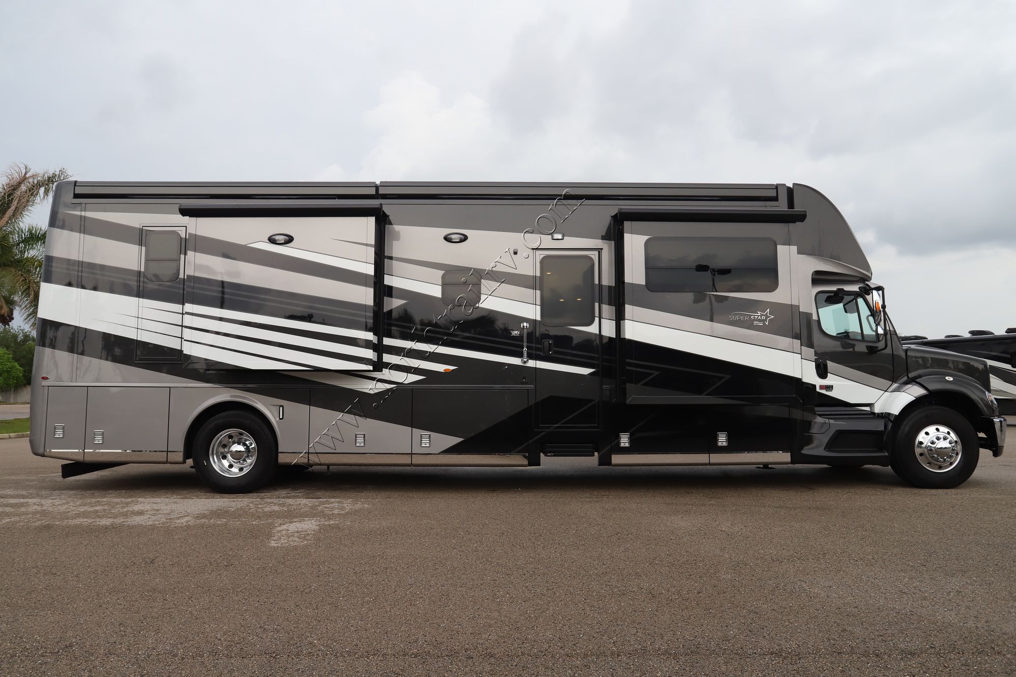 New 2026 Newmar Super Star 4159 Super C  For Sale