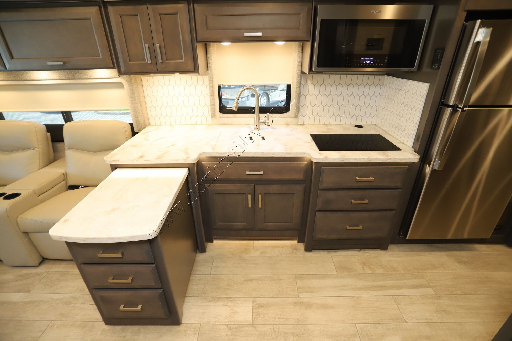 Used 2023 Thor Aria 3901 Class A  For Sale