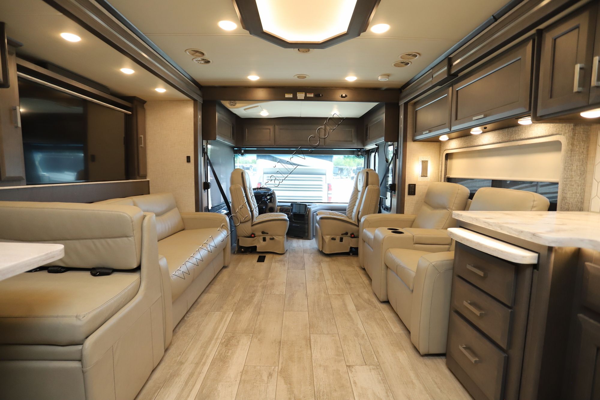 Used 2023 Thor Aria 3901 Class A  For Sale