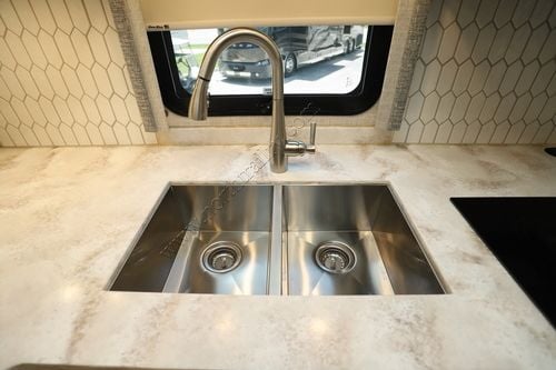 2023 Thor Aria 3901
