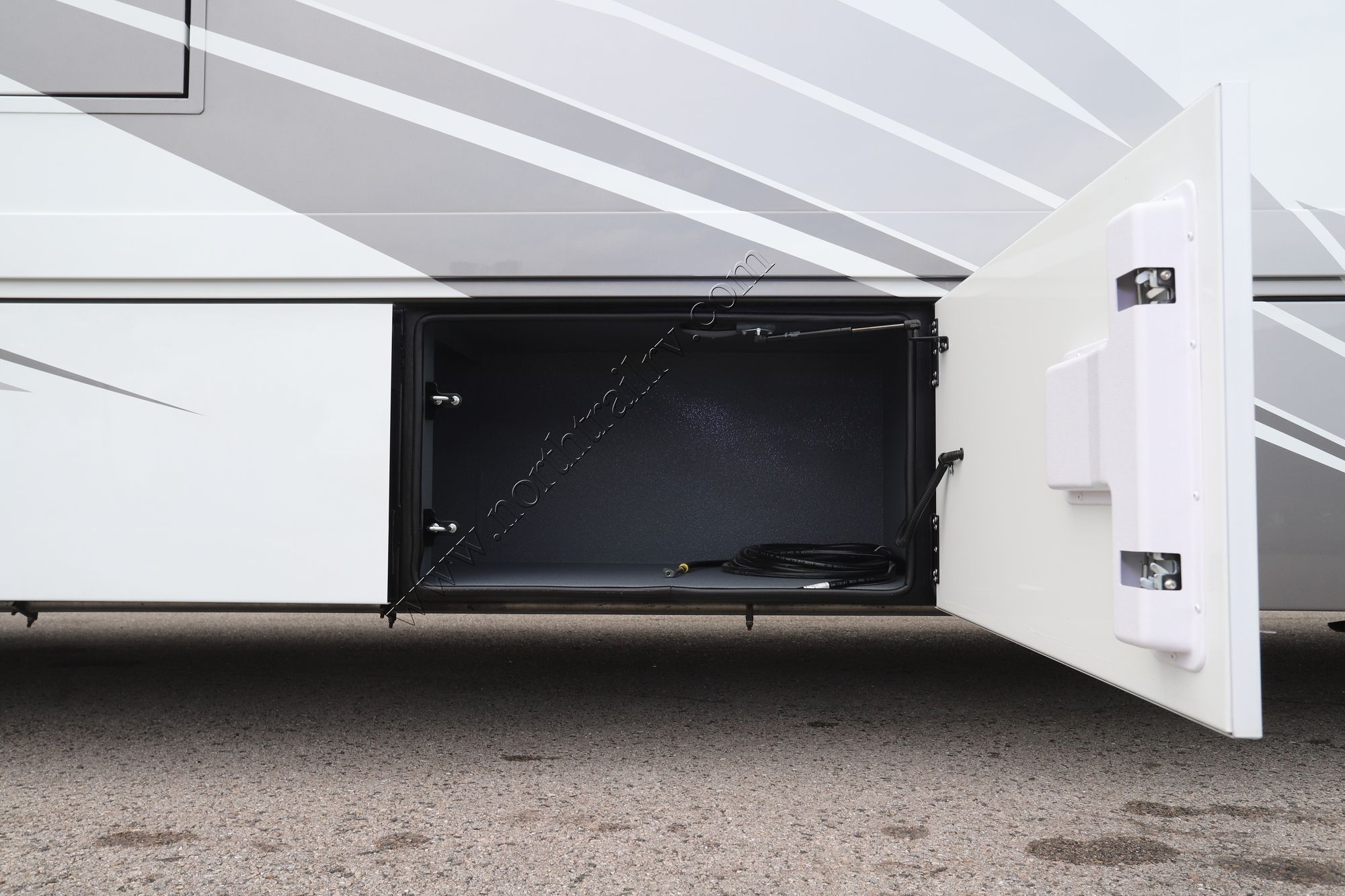 New 2026 Renegade Rv Verona Le 40LRB Super C  For Sale