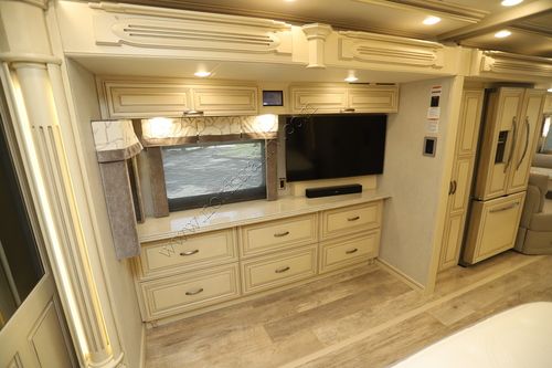 2021 Newmar Essex 4551