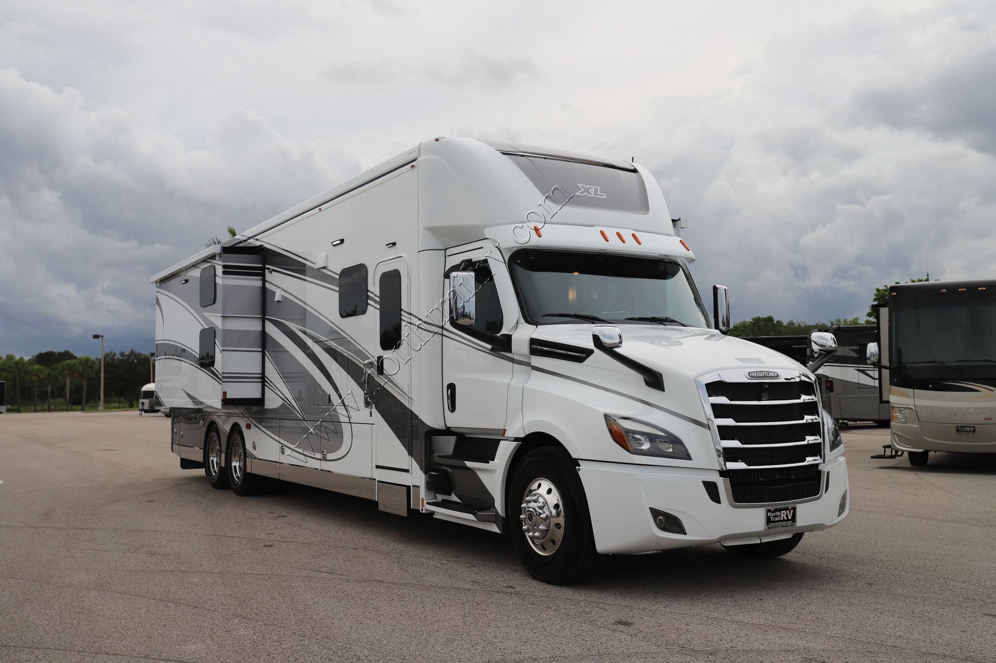 New 2025 Renegade Rv Xl 45BBC Super C  For Sale