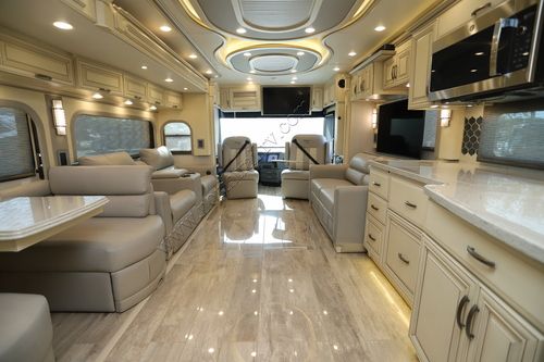 2021 Newmar Essex 4551