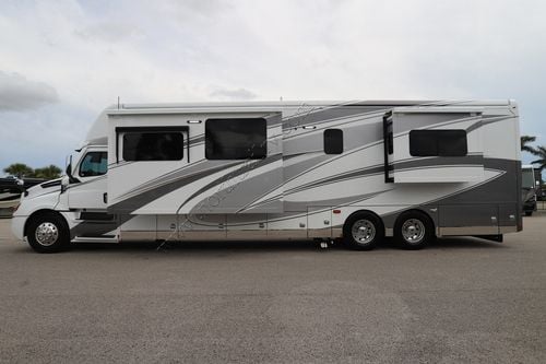 2025 Renegade Rv Xl 45BBC Super C