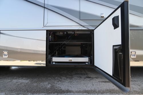 2021 Newmar Essex 4551
