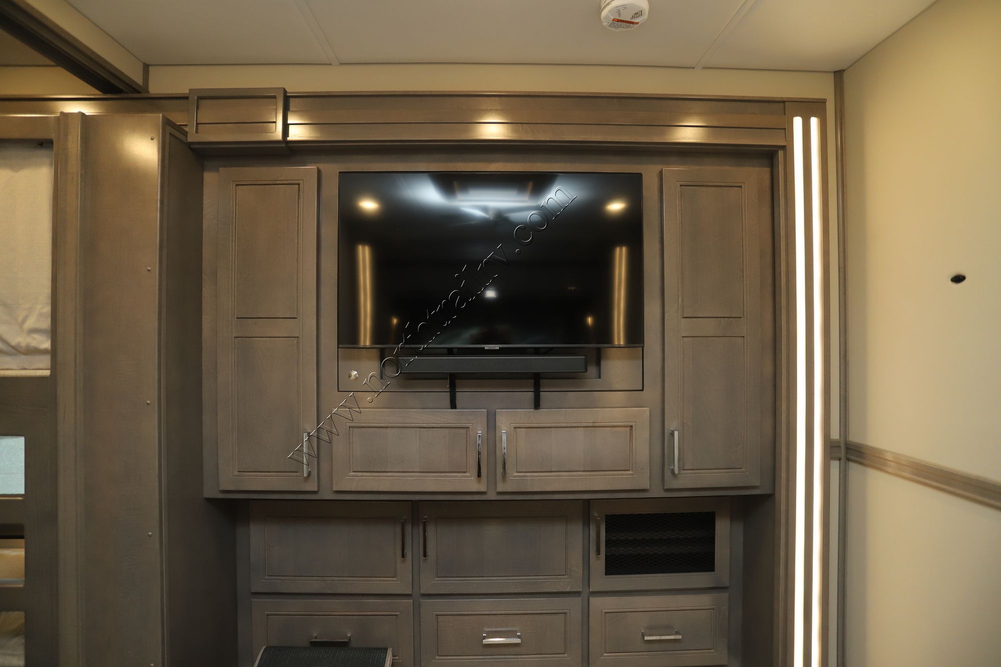 New 2025 Renegade Rv Xl 45BBC Super C  For Sale
