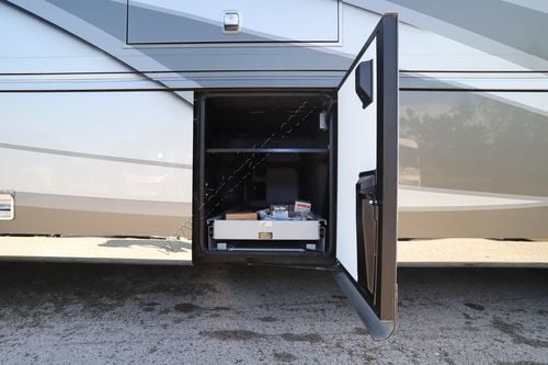 2021 Newmar Essex 4551